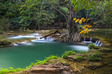 Jed Sao Noi Waterfall is another beautiful tourist attraction in Thailand.