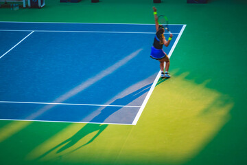 tennis player on tennis court