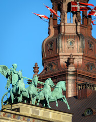 Fototapeta na wymiar A statue in front of Copenhagen City Hall