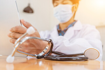 A team of physicians within the Center for Medical Research has prepared a treatment for patients and studied the side effects of cancer drugs and the side effects of the coronavirus vaccine.