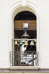 dzwony kościelne w wieży monastyru w Supraślu carillon
