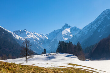 Oberstdorf - Bergpanorama - Richtung Gerstruben - Frühling