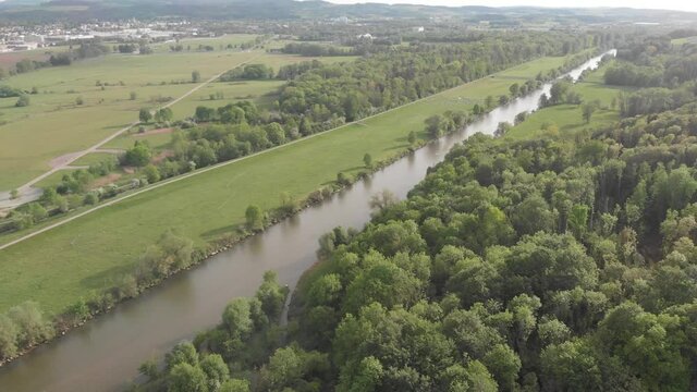 Begradigter Fluss Thur bei Frauenfeld TG