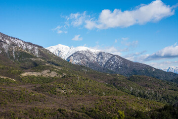 Fototapeta na wymiar Bariloche montaña nieve Lago Nahuel Huapi