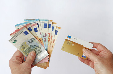 Bezahlung mit Bargeld oder mit EC- oder Kreditkarte