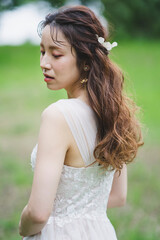 Naklejka premium 自然の中の花嫁