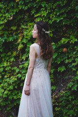 Naklejka premium 自然の中の花嫁