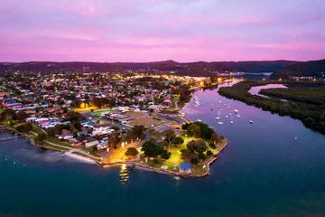 Fotobehang Dageraad over Woy Woy en Brisbane Water © Merrillie
