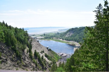 Fototapeta na wymiar Montmorency waterfalls north of Quebec city