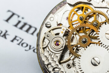 Clock gear