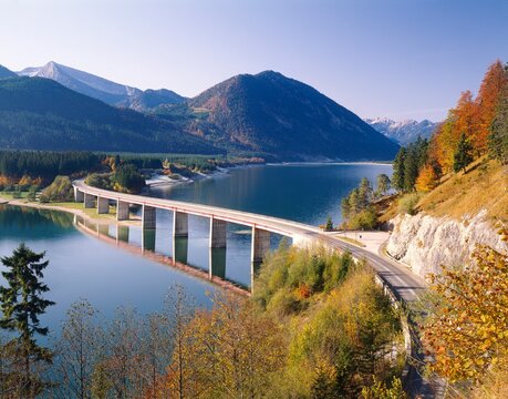 Germany, Upper Bavaria, reservoir, 'Sylvensteinstausee', bridge, autumn,  