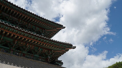 Fototapeta na wymiar Korean traditional architecture and sky