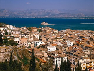 Obraz premium greece, peloponnese, navplion, town overview, fortress, bourtzi, harbour, harbour entrance, castle, building, sight, sea, 