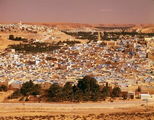 Obraz premium algeria, sahara, ghardaia, beni-isguen, m'zab, city overview, 