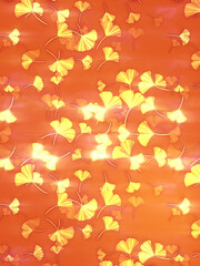 キラキラ輝くイチョウの葉っぱ縦長素材