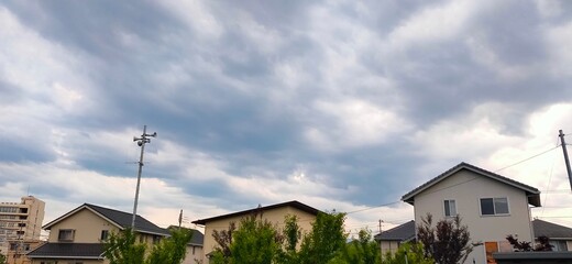 Fototapeta na wymiar 夏の日の曇り空