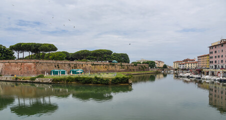 Fototapeta na wymiar Livorno come Venezia, i canali