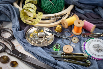 Handicraft items, threads, sewing needles.