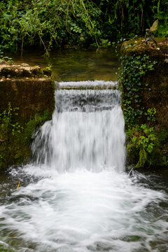 A narrow weir