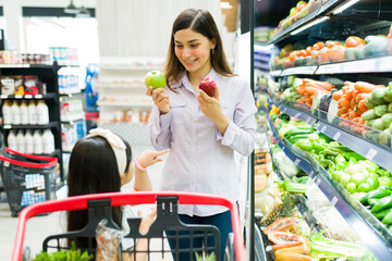 Buying healthy snacks for my kid's lunch