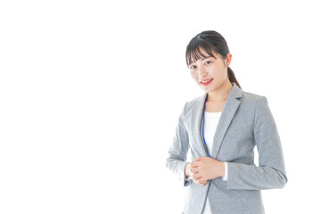 オフィスで働く若いビジネスウーマン