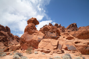 Fototapeta na wymiar Wide angle, horizontal view of Balanced Rock in Valley of Fire State Park in Nevada. 