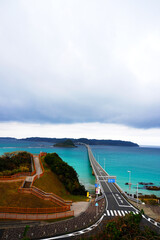 角島大橋と分厚い雲