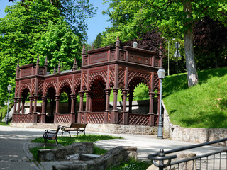 Szczawnica stara architektura parkowa w Parku Zdrojowym