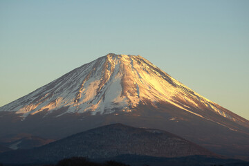 精進湖からの夕景の富士山