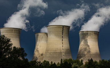 Centrale nucléaire cheminées