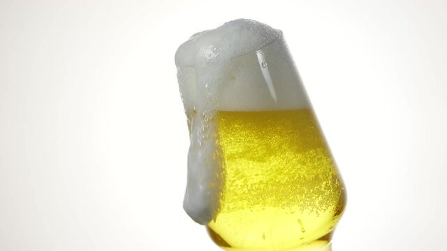 Frisches Eingeschenktes Lagerbier