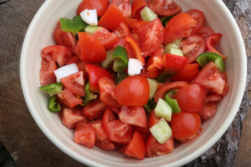 fresh tomato salad with green paprika