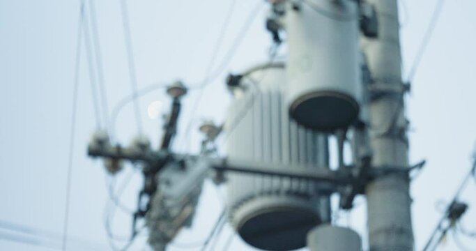 電柱と月