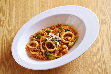 Fried noodles with various ingredients 