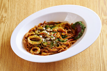 Fried noodles with various ingredients 