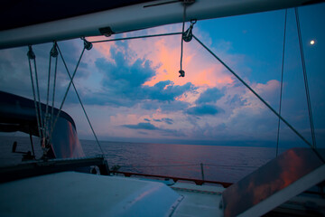 Abendrot auf einem Segelboot