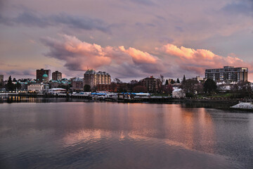 Naklejka premium Victoria skyline at sunset. Colorful sunset in old city Victoria. British Columbia Capital City. Vancouver Island. Canada