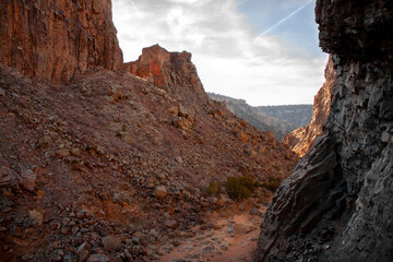 Naklejka premium Diablo Canyon at sunset in the southwestern desert between Santa Fe and Albuquerque