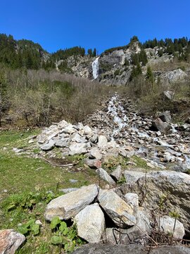 Zillertalstra&szlig;e im hinteren Zillertal zwischen Ginzling und dem Staudamm Stausee Schlegeisspeicher nahe Mayrhofen Tux in den Tuxer Alpen Tirol