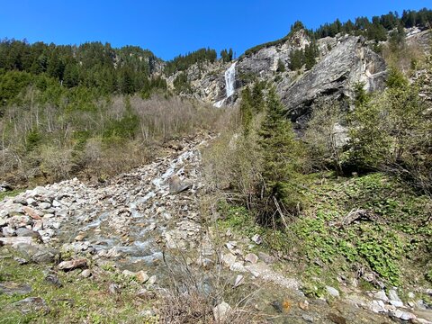 Zillertalstra&szlig;e im hinteren Zillertal zwischen Ginzling und dem Staudamm Stausee Schlegeisspeicher nahe Mayrhofen Tux in den Tuxer Alpen Tirol