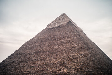 Obraz na płótnie Canvas Great Pyramid of Giza buildt by Pharaoh Cheops in Cairo, Egypt