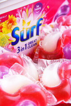 A box of Surf capsule laundry detergent product