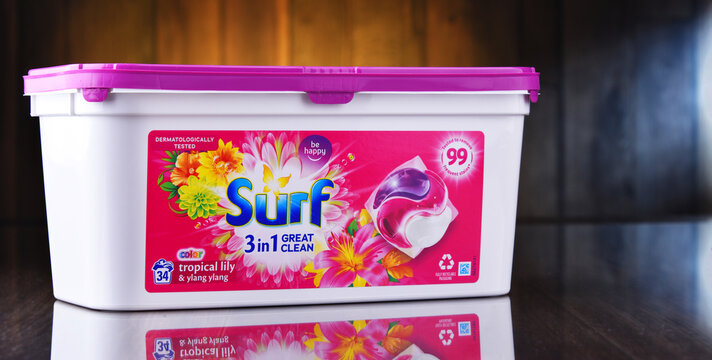 A box of Surf capsule laundry detergent product