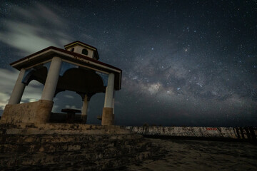 沖縄県・宮古島・博愛漁港で見る星空と天の川