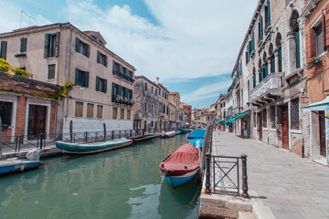Fototapeta na wymiar Little venetian romantic canal, Venice, Italy
