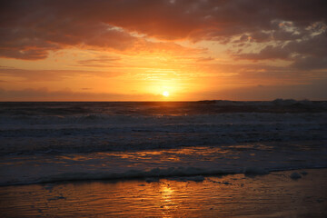 Obraz na płótnie Canvas Sunrise on the Atlantic