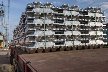 Aluminum casting of truck transport