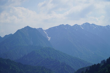 Fototapeta premium 奥只見湖から見える雪渓
