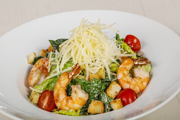 Caesar salad with prawn and cheese
