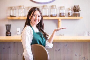 カフェのスタッフ
